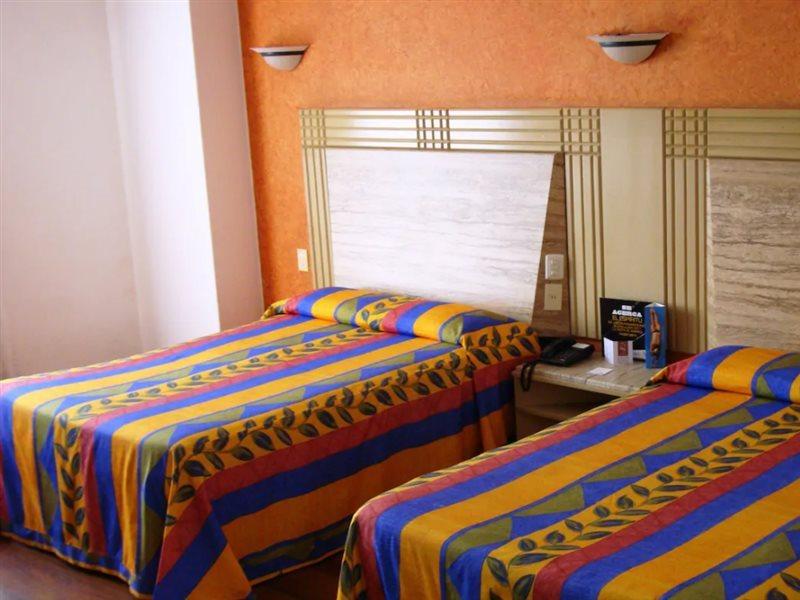 Hotel Cervantes Guadalajara Extérieur photo